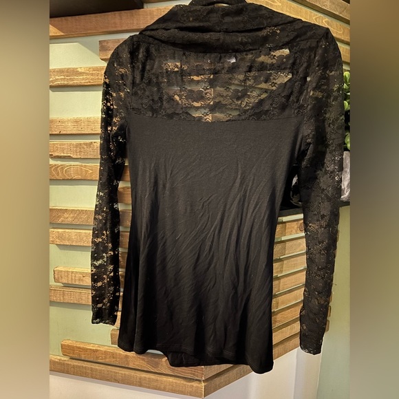 CONTEMPORAINE lace top - Picture 3 of 4